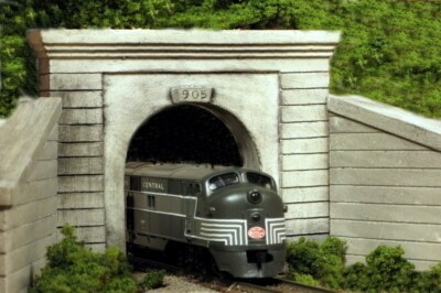 Monroe Models ~ N Scale ~ Tunnel Portal Concrete Single Track ~ 214