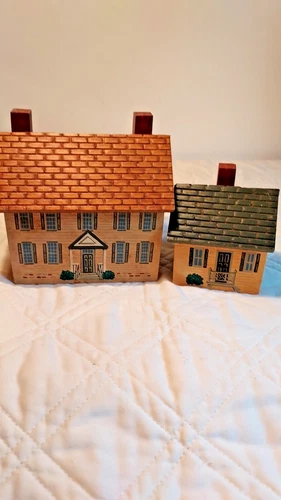Cape Villages 1990 Vintage Colonial Village Collection 2 House Set Preowned