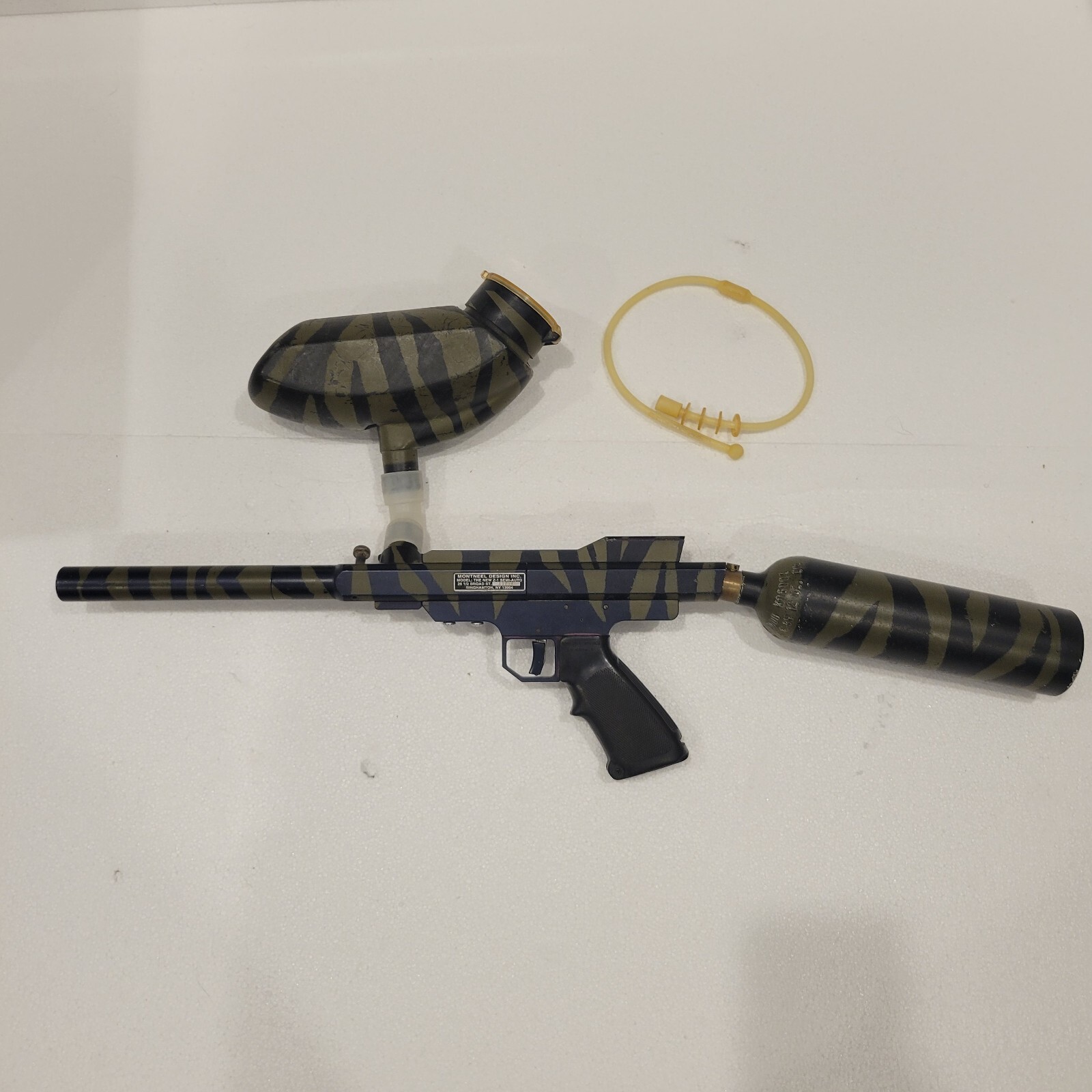 Icon Z1 Paintball Marker With Hopper, Squeegee, Mask, and Extra Bolt