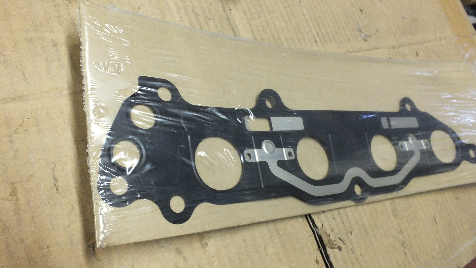 New Genuine Honda Jazz Insight EGR Inlet manifold gasket 17146RBJ004