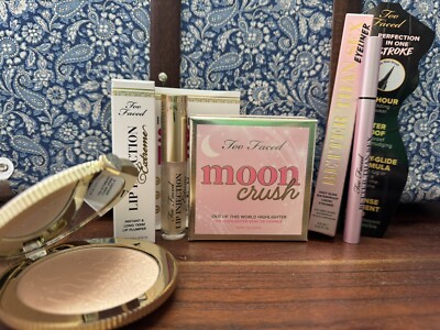 Too Faced Set - Moon Crush Highlighter, Lip Injection Extreme & Eyeliner