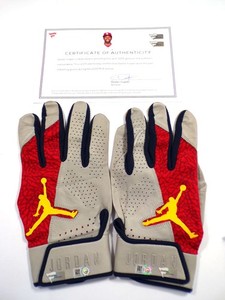 Signed 2019 Dexter Fowler Game-Used JORDAN Nike Force Batting Gloves VS478524
