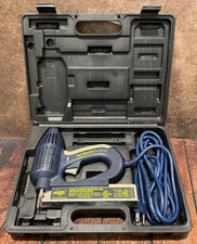 Arrow Electro-Matic Nail Master 2 ET200 Corded Electric Brad Nail Gun + Case