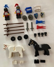 2 Lego Castle Lion Knights: 6021 JOUSTING KNIGHTS & 6039 TWIN ARM LAUNCHER- 100%