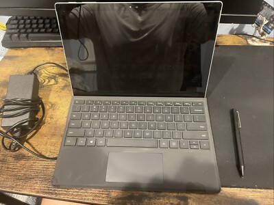 Microsoft Surface Pro 4  (8GB ,Intel I5-6300u , 256GB) Laptop WITH KEY BOARD