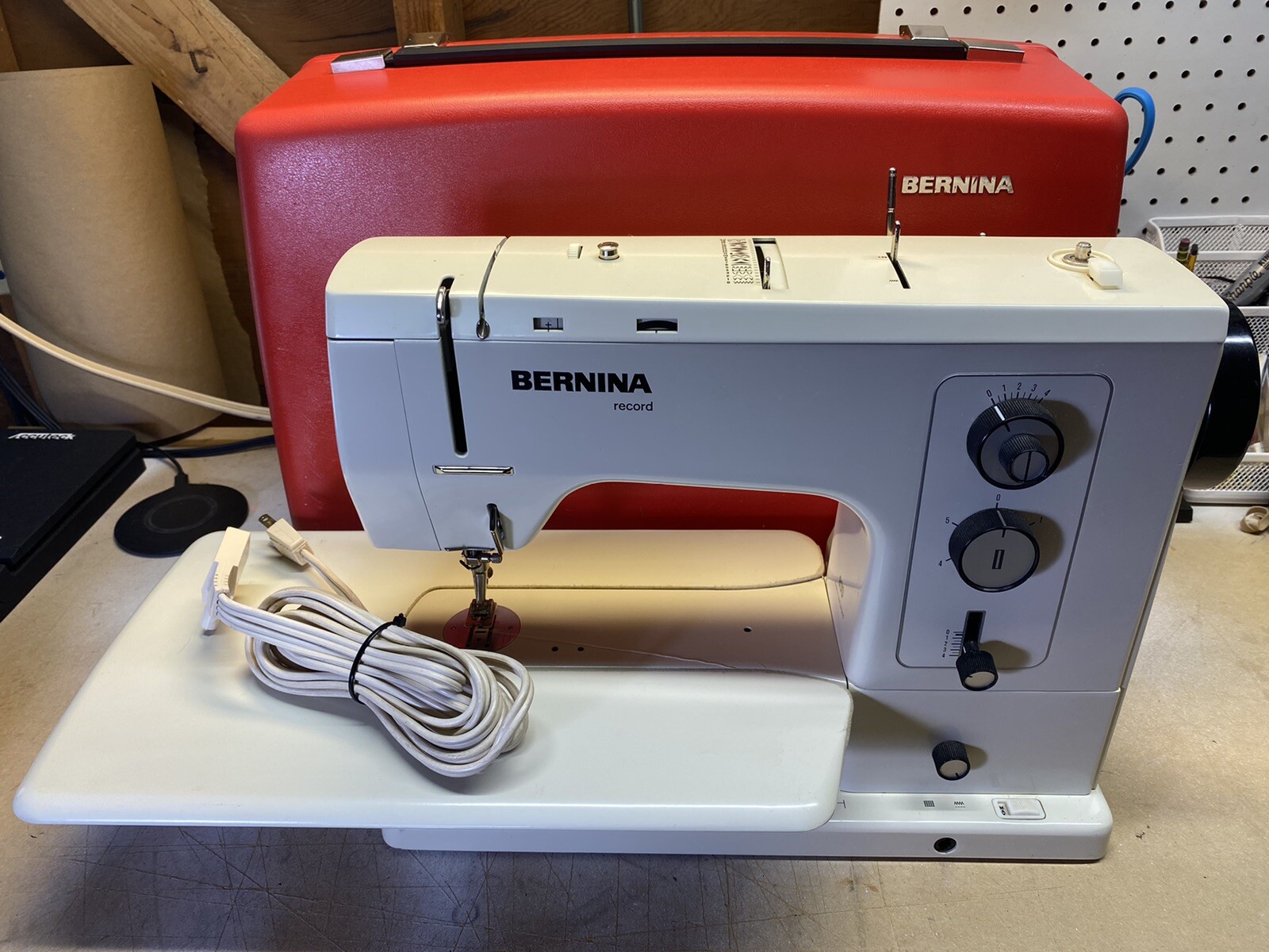 Bernina 830 Record Sewing Machine With Case And Extras Accessories