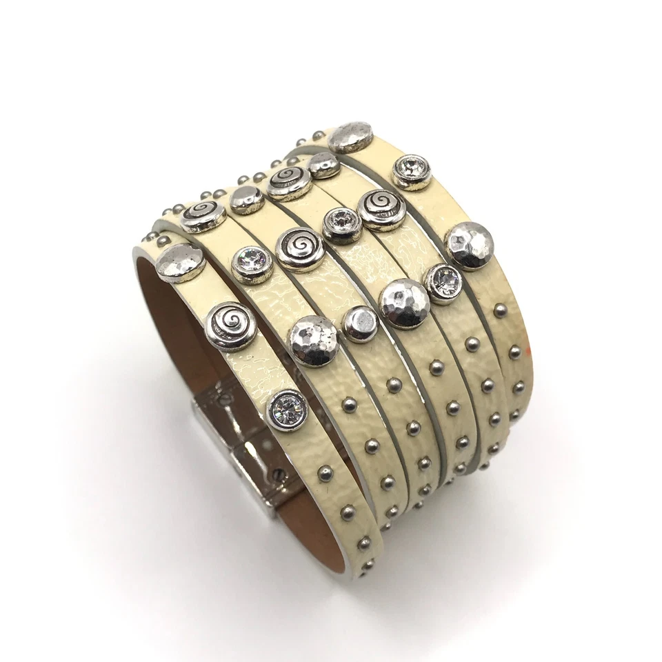 Pulsera de Cuero Brighton Gruesa Tachonada Puño Ancho Marfil Boho Fácil de Encargar 7" Foto 2 de 4