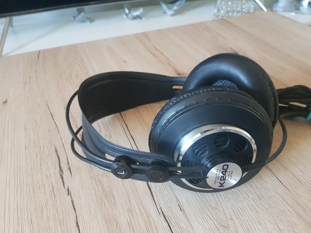 AKG K-240 High-End Studio Vintage Headphone / 4-600 Ohm AKG K-240 High-End Studio Vintage Headphone / 4-600 Ohm