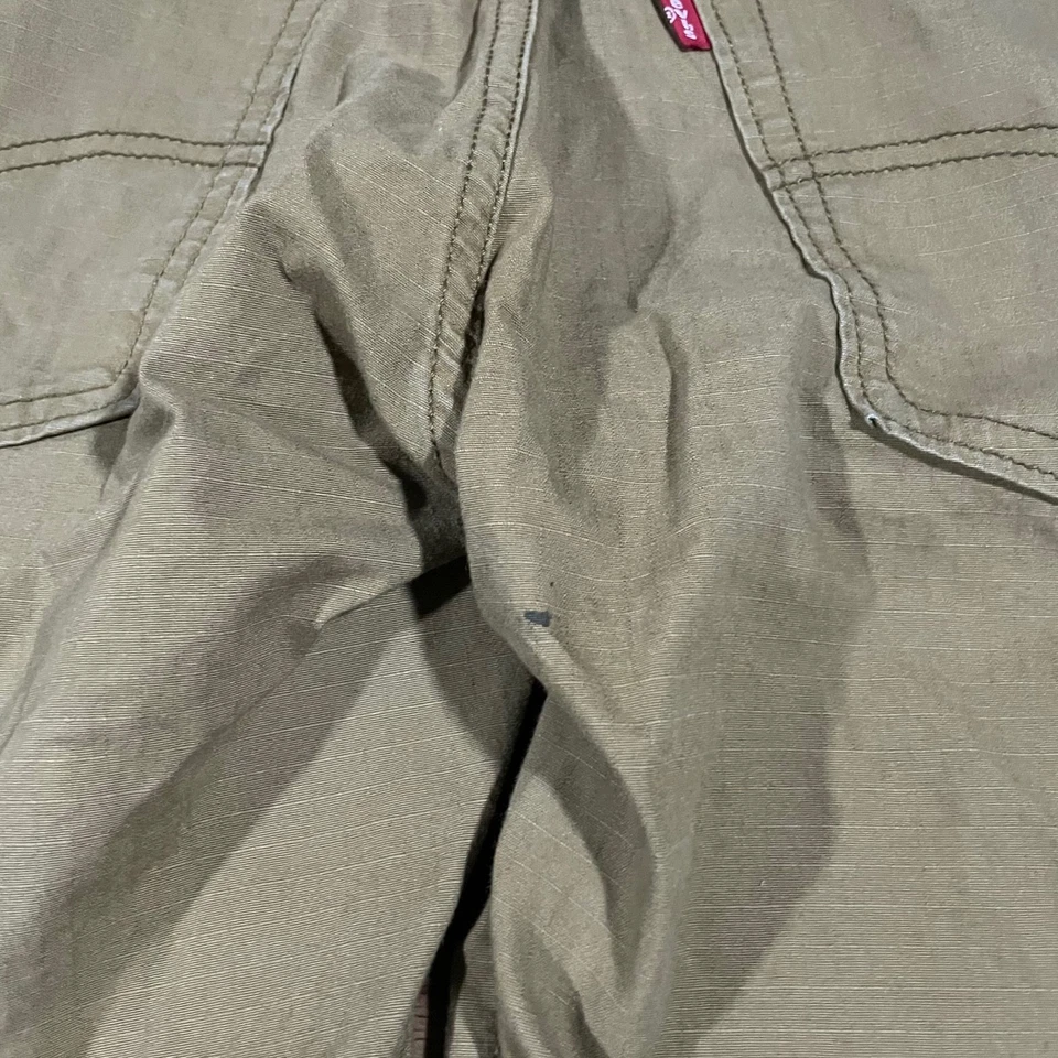 Levis 502 Taper Fit Hybrid Cargo Pants Mens Size 31x32 Brown Utility Cotton FLAW - Image 2 of 4