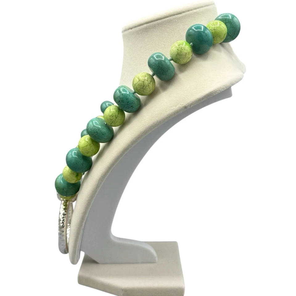 Collar de manesita teñida colgante círculo martillado de plata de ley 925 Simon Sebbag Foto 2 de 4