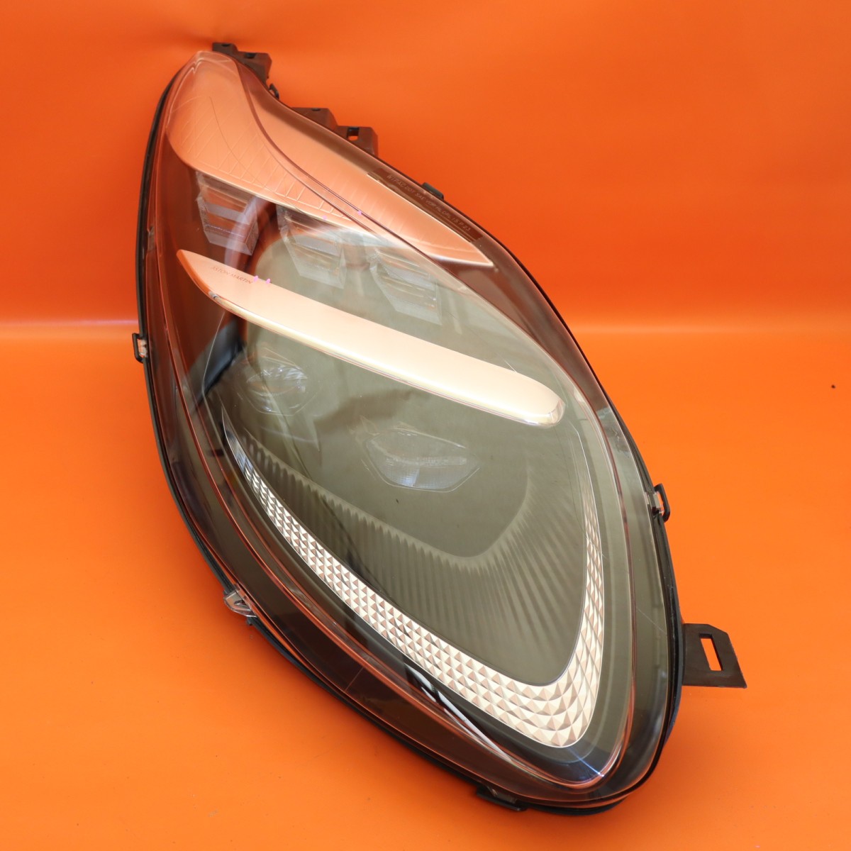 ASTON MARTIN DB12 VOLANTE HEADLIGHT RIGHT 2024 2025 RY53-13W029-FC LED OEM