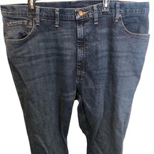 Wrangler Men's Relaxed Fit Straight Leg Medium Wash 44x30