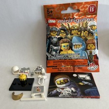 LEGO CMF 71011 Collectible Minifigure Series 15 Astronaut Complete w/Flag White