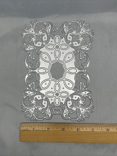 Anna Griffin Flourish Emblem 5x7 large die