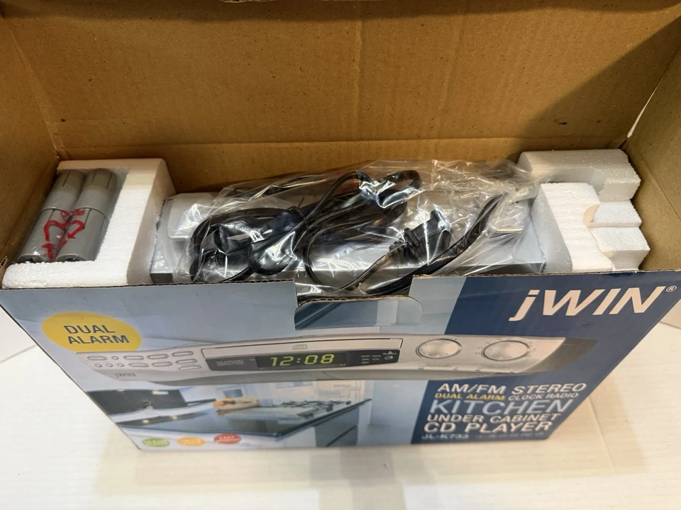 NUEVO reproductor de CD jWIN debajo del gabinete con radio reloj JL-K733 Foto 2 de 4