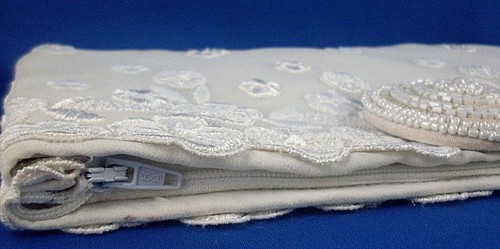 💐Handcrafted CREAM EMBROIDERED FLOWERS Bridal Purse MESH LACE Cosmetic Zip Case - Picture 7 of 13