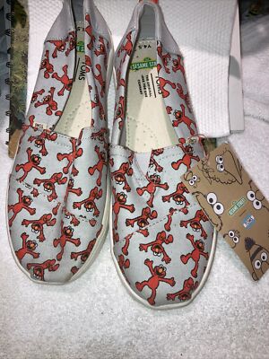 TOMS Shoes Sesame Street Elmo Child Size Y Canvas Slip On Brand New  W/Tags