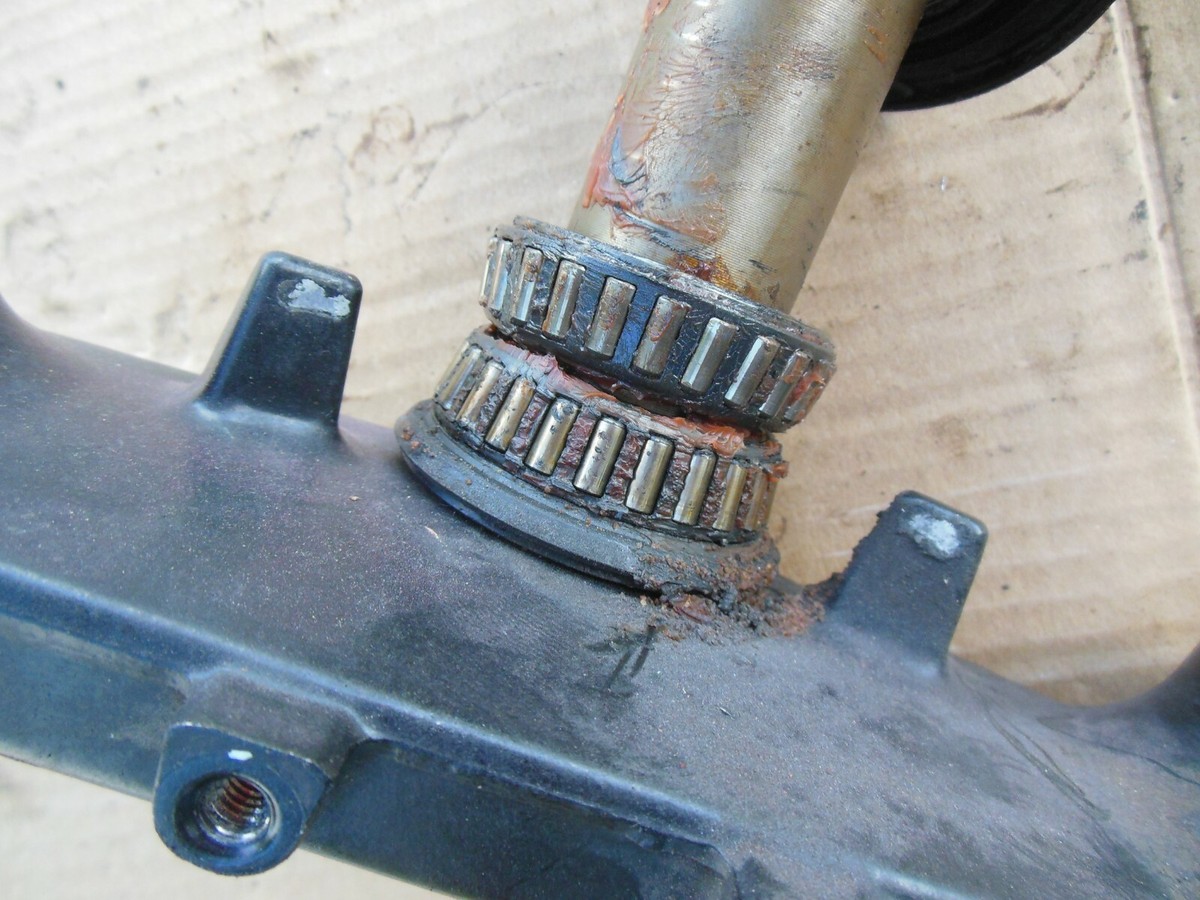 90-93 KAWASAKI NINJA ZX11 ZX1100 FRONT FORKS CLAMP LOWER TRIPLE