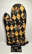 Halloween Smiling Black Cats Oven Mitt Sultan’s Linens Momentum Brands