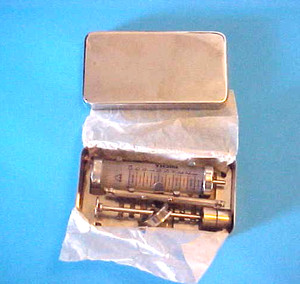 Vintage NOS WWII Czechoslovakia PREMA Glass Syringe 10 ml Kit ~ 1940`s w/ Box