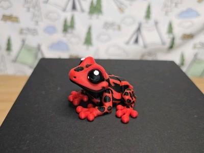 Mini Red Black Tree Frog 3D Printed Articulated Flexi Fidget Desk Toy!