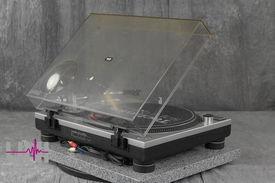 Technics SL-1200MK2-A Silver Direct Drive DJ Turntable in Good condition - Image 3 of 4