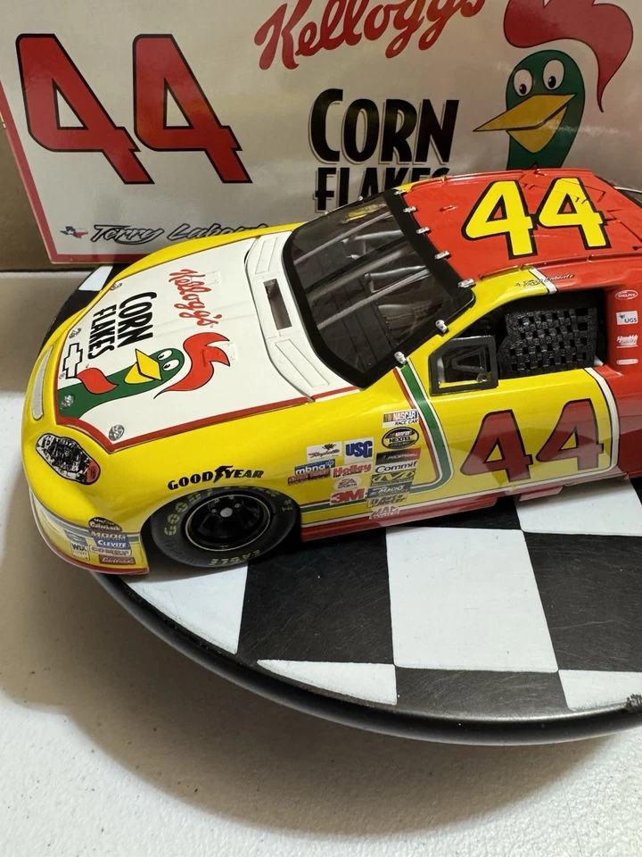RARE* Terry Labonte #5 Kellogg’s 2005 Team Caliber 1/24 Nascar Diecast - Image 3 of 4