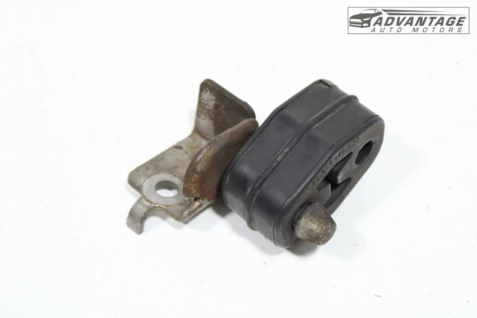 Dodge Charger 2006-2016 tubo de escape trasero derecho e izquierdo aislador suspensión OEM Foto 2 de 4