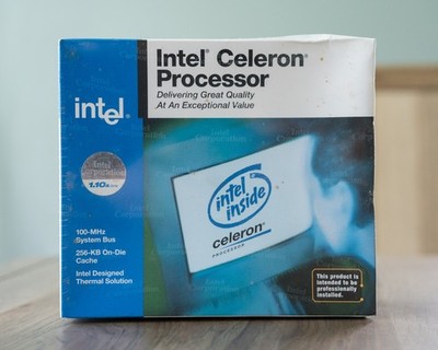 New Sealed Intel Celeron 1.1 GHz Tualatin Processor Retail Box BX80530F1100256