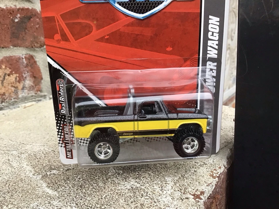 Dodge Power Wagon 70 Hot Wheels Garage amarillo 05/15 RARO. 🔥🔥 Foto 2 de 4