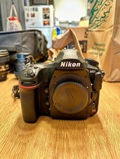 used nikon d 850 camera body only slightly used shooter count 9500 