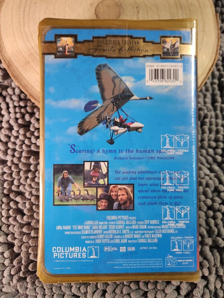 Fly Away Home (VHS, 1997, Closed Captioned Clam Shell Case) - Image 2 of 4