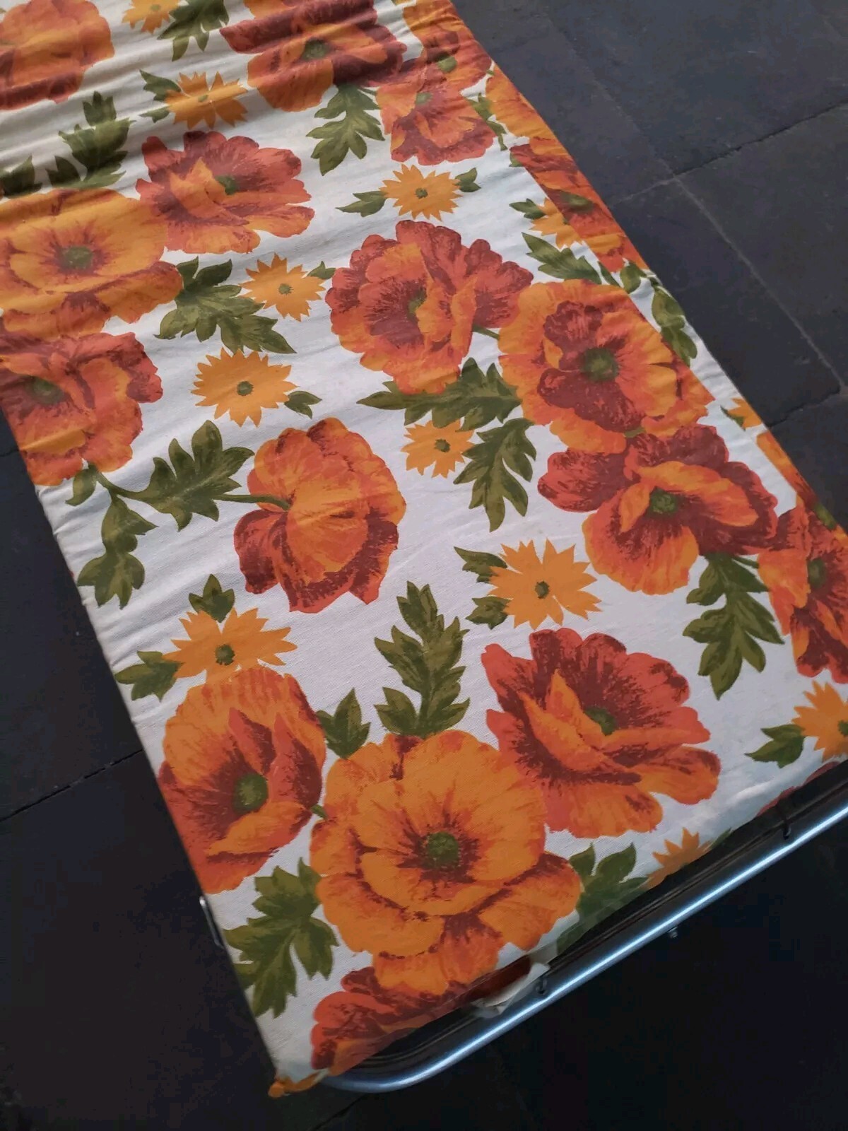 Vintage MCM Aluminum Outdoor Camping Folding Bed Cot w/ Vibrant Floral Pad Nice!