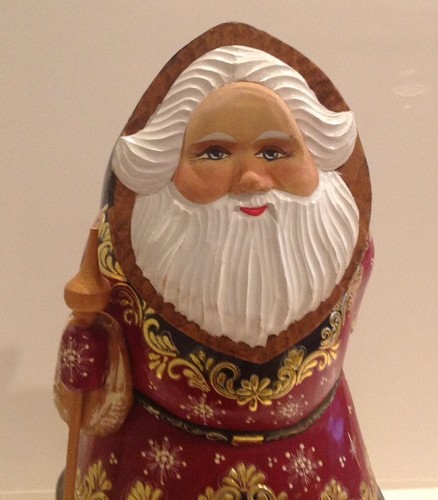 11.5 "Wooden Christmas Russian Carved Walking Santa, Hand Painted, Signed 90-s - Picture 6 of 6