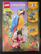LEGO CREATOR: Exotic Parrot (31136)