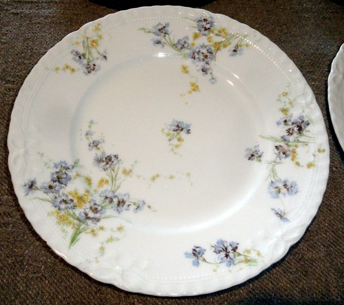 (4) Theodore Haviland Limoges 9 1/8" Dinner Plates Schleiger Blue Flowers EX! - Picture 2 of 7