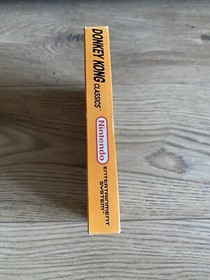 Nintendo NES Game Donkey Kong Classics CIB Collectors & Protector Case 1988