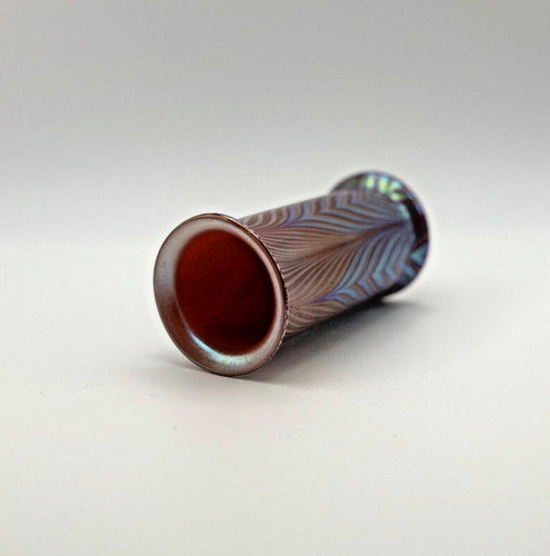 Steven Lundberg Glass Art | Iridescent Pulled Feather Vase | Signed 1999 - Picture 4 of 5
