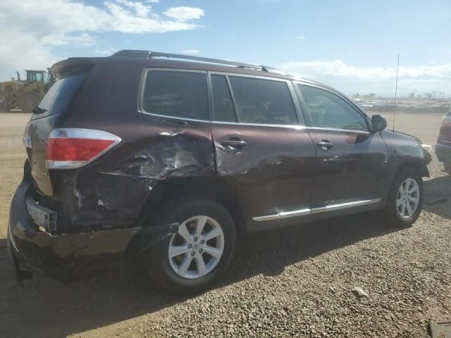 Guardabarros delantero derecho usado se adapta a: Toyota Highlander Base R. 2012 con orificio de antena delantero Foto 4 de 4