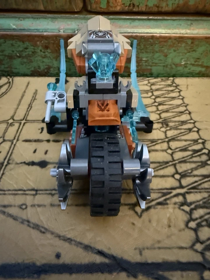 LEGO LEGENDS OF CHIMA: Strainor's Saber Cycle (70220) Sin figuras Foto 4 de 4