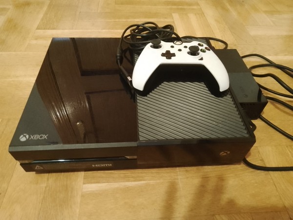 xbox one + Mando