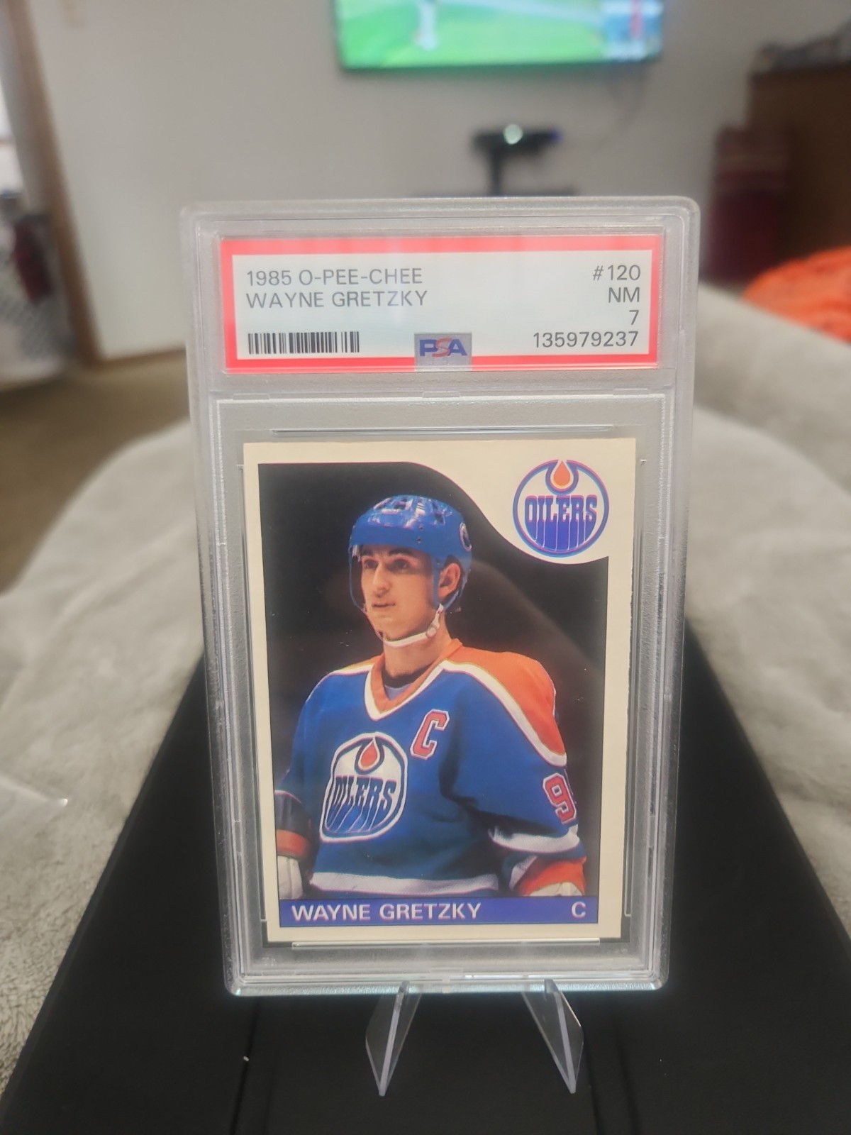 1985 O-PEE-CHEE WAYNE GRETZKY #120 GRADED PSA 7 NM view 1