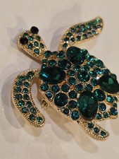 Gold Tone Emerald Green Rhinestone Sea Turtle Brooch Pin Ocean Jewelry 680