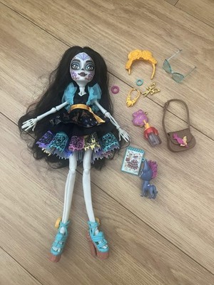 Monster High Puppe Skelita puppe mit kleidung und zubehör puppe