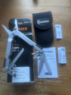 BNIB Gerber MP / Multi Plier 600 Needlenose Stainless w/ Nylon Sheath