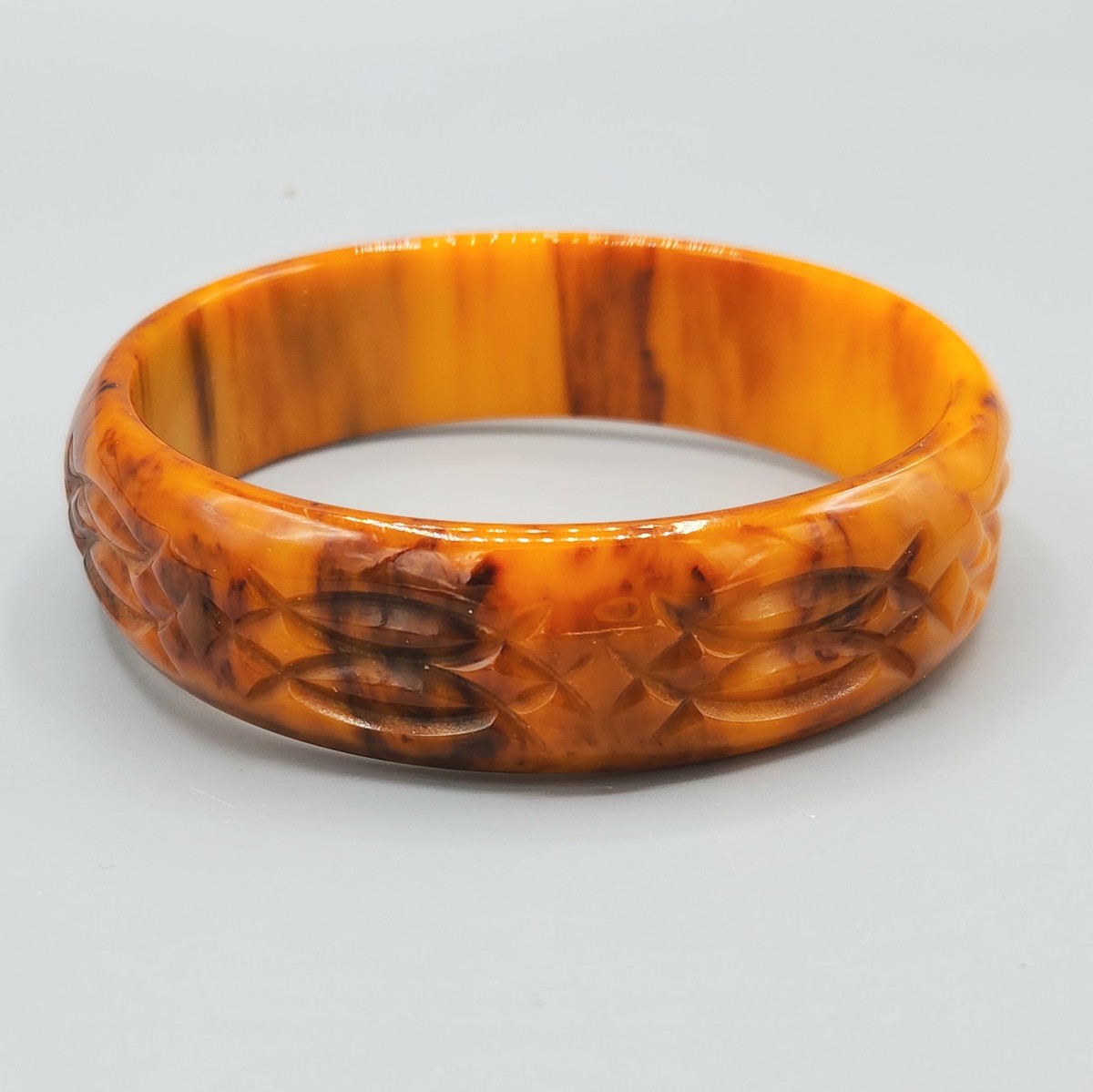 Carved Bakelite Butterscotch Brown Marble Bakelite Bangle Bracelet 8" TESTED