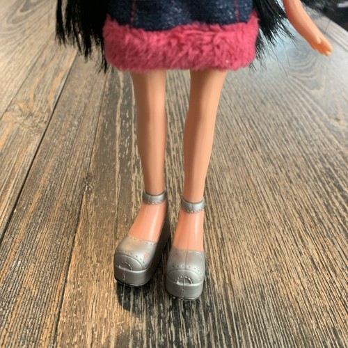 Jade BRATZ Ensemble Doll 2001 tubino top gonna scarpe piedi - Foto 4 di 17