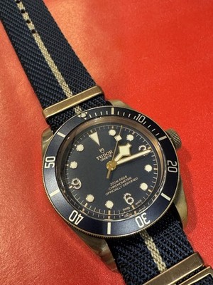TUDOR Black Bay blaues Zifferblatt Herrenuhr mit Stoffarmband - 79250BB