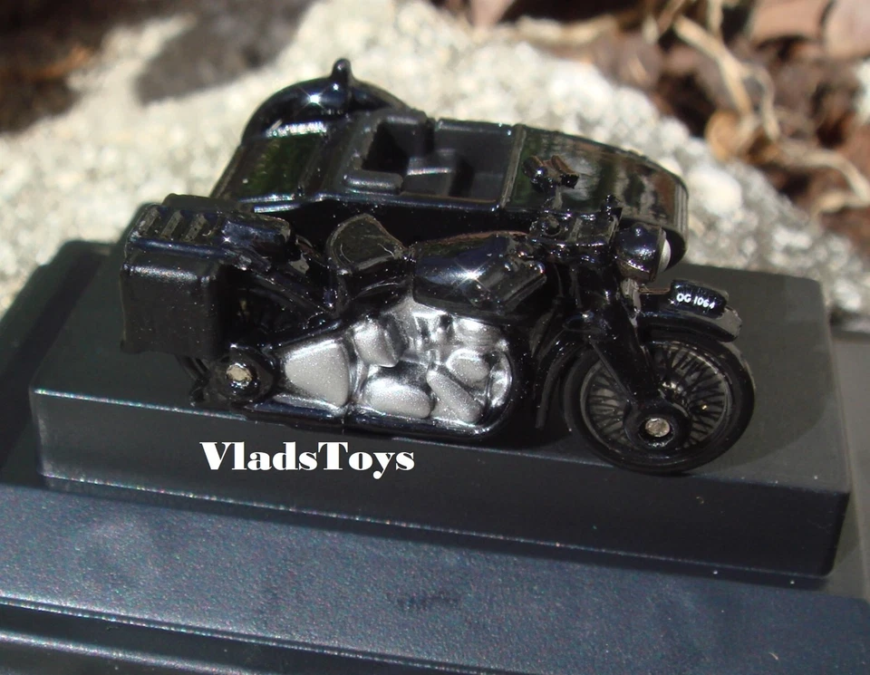 Oxford Commercial 1:76 Scale BSA Motorcycle with Sidecar Police 76BSA006 - Image 2 of 4