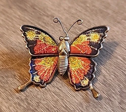 Beautiful red and golden butterfly pin metal tin. Vintage